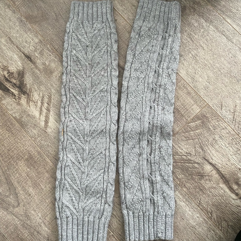 Cable knit leg warmers